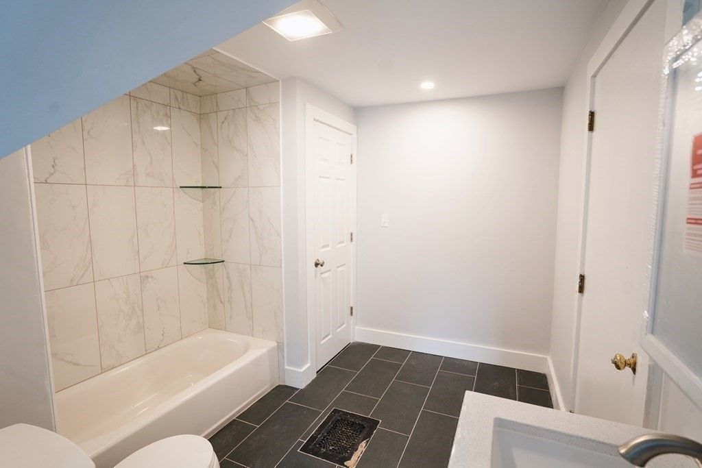 Bathroom, Interior, Marble Walls, Recessed Lighting