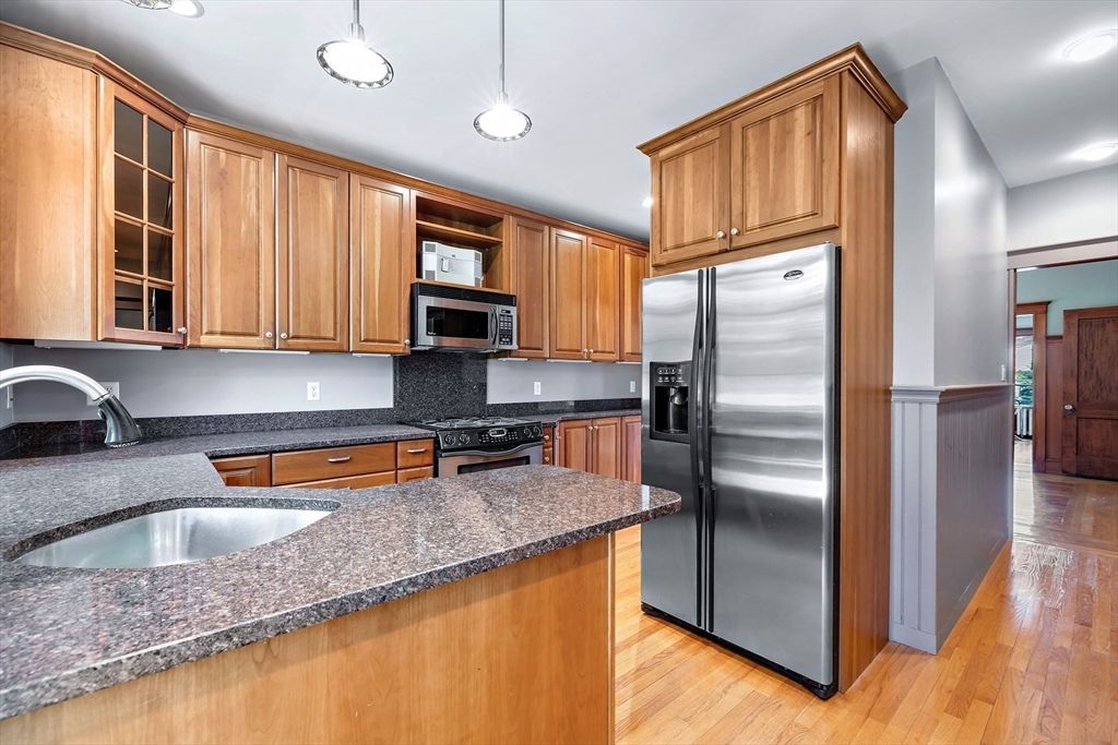 Interior, Kitchen, Pendant Lights, Recessed Lighting, Wood Texture Flooring