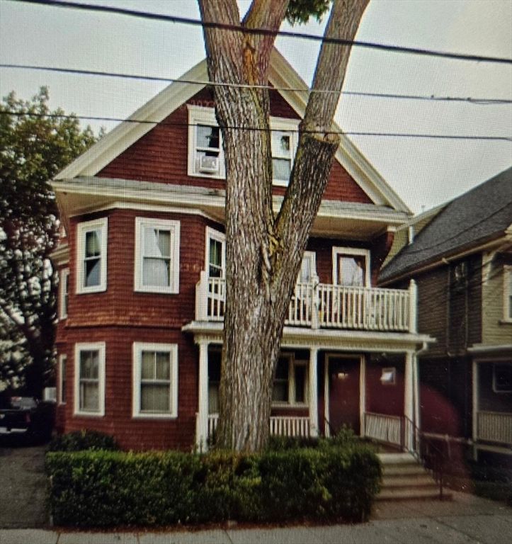Exterior, Facade, Queen Anne Victorian