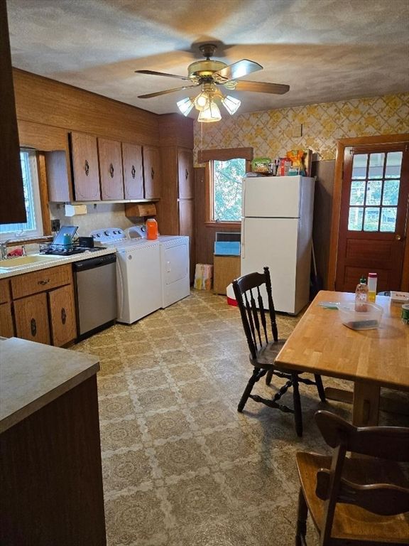 Dining room, Interior, Kitchen, Washer, Wooden Walls