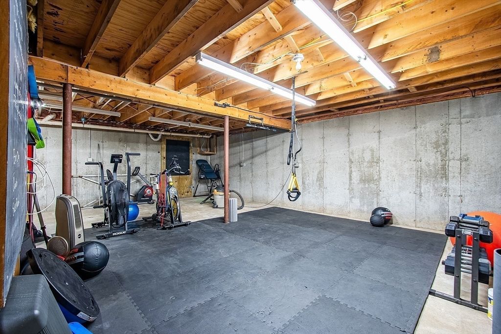 Fitness Equipment, Interior, Wooden Beams, Wooden Ceilings