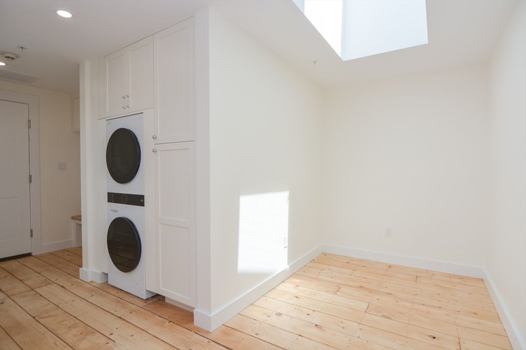 Interior, Recessed Lighting, Utility Closets, Washer, Wood Texture Flooring
