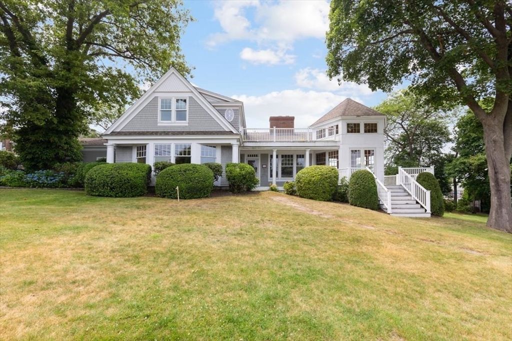 Backyard, Exterior, Facade, Farmhouse