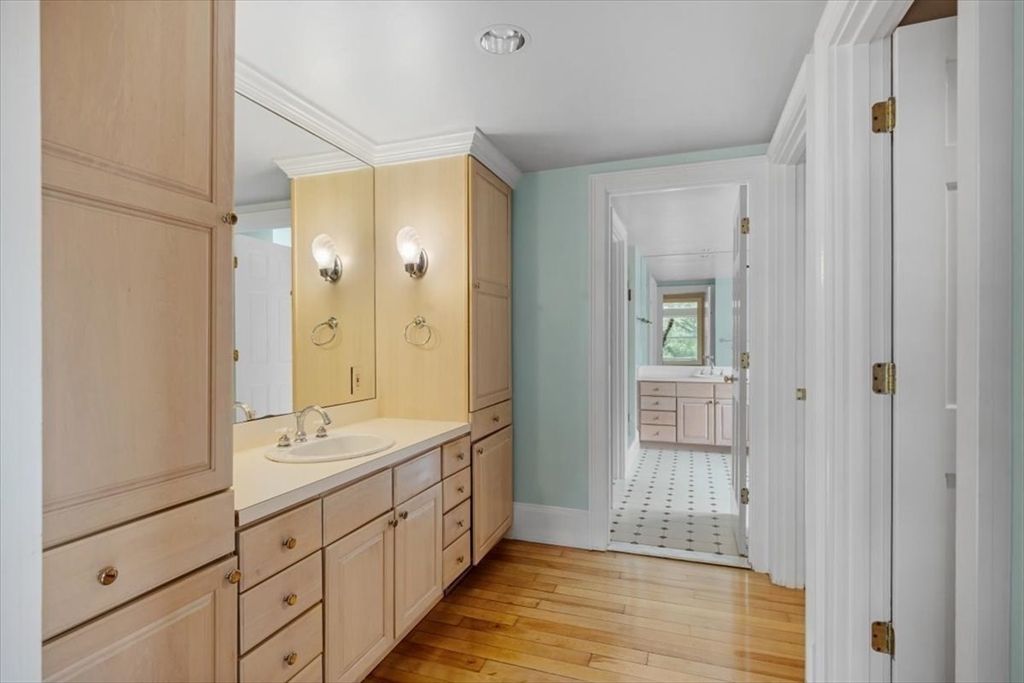 Bathroom, Dual Sink Vanities, Interior, Wood Texture Flooring