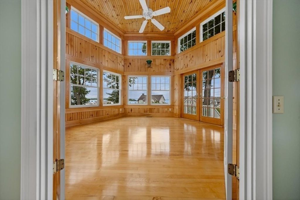 Empty room, Interior, Wooden Ceilings, Wood Texture Flooring, Wooden Walls
