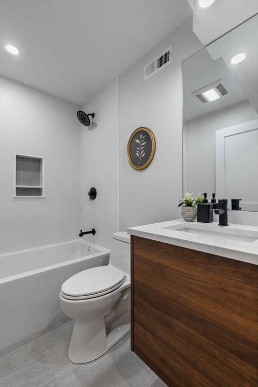 Bathroom, Interior, Recessed Lighting