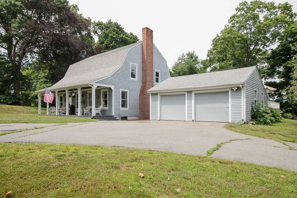 Backyard, Detached Garage, Exterior