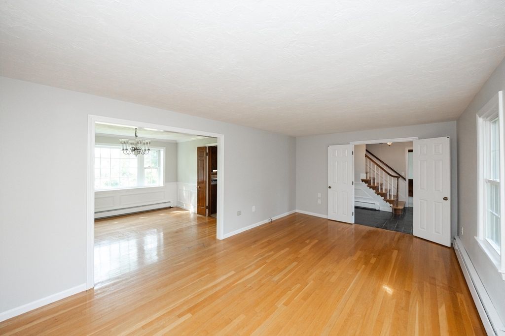 Chandelier, Empty room, Interior, Wood Texture Flooring