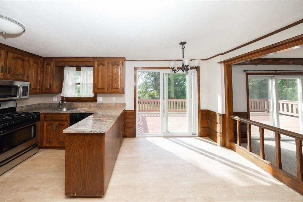 Interior, Kitchen, Pendant Lights, Wood Texture Flooring