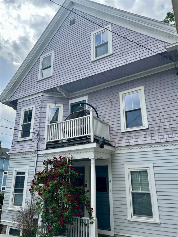 Exterior, Facade, Queen Anne Victorian