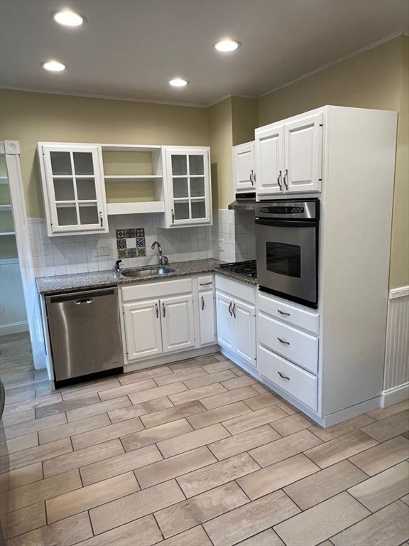 Interior, Kitchen, Recessed Lighting, Stainless Steel Appliances, Wood Texture Flooring
