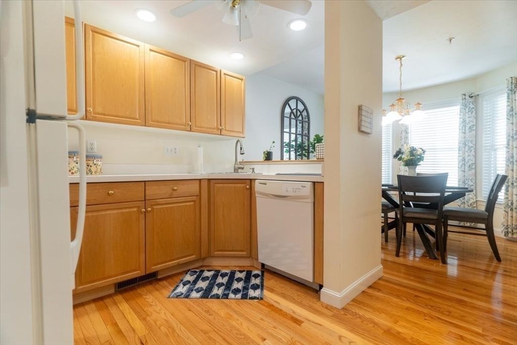 Chandelier, Dining room, Interior, Kitchen, Recessed Lighting, Wood Texture Flooring