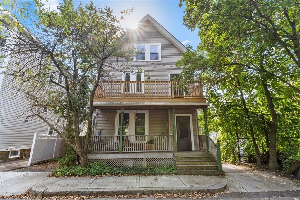 Exterior, Facade, Queen Anne Victorian