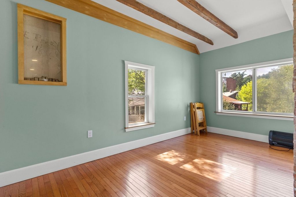 Empty room, Interior, Wooden Beams, Wood Texture Flooring