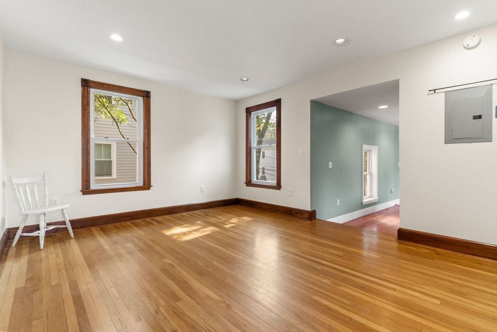 Empty room, Interior, Recessed Lighting, Wood Texture Flooring