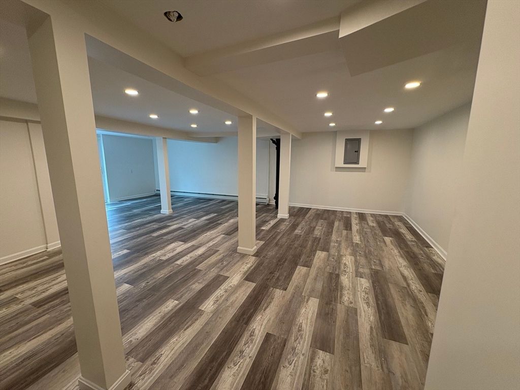 Empty room, Interior, Recessed Lighting, Wood Texture Flooring