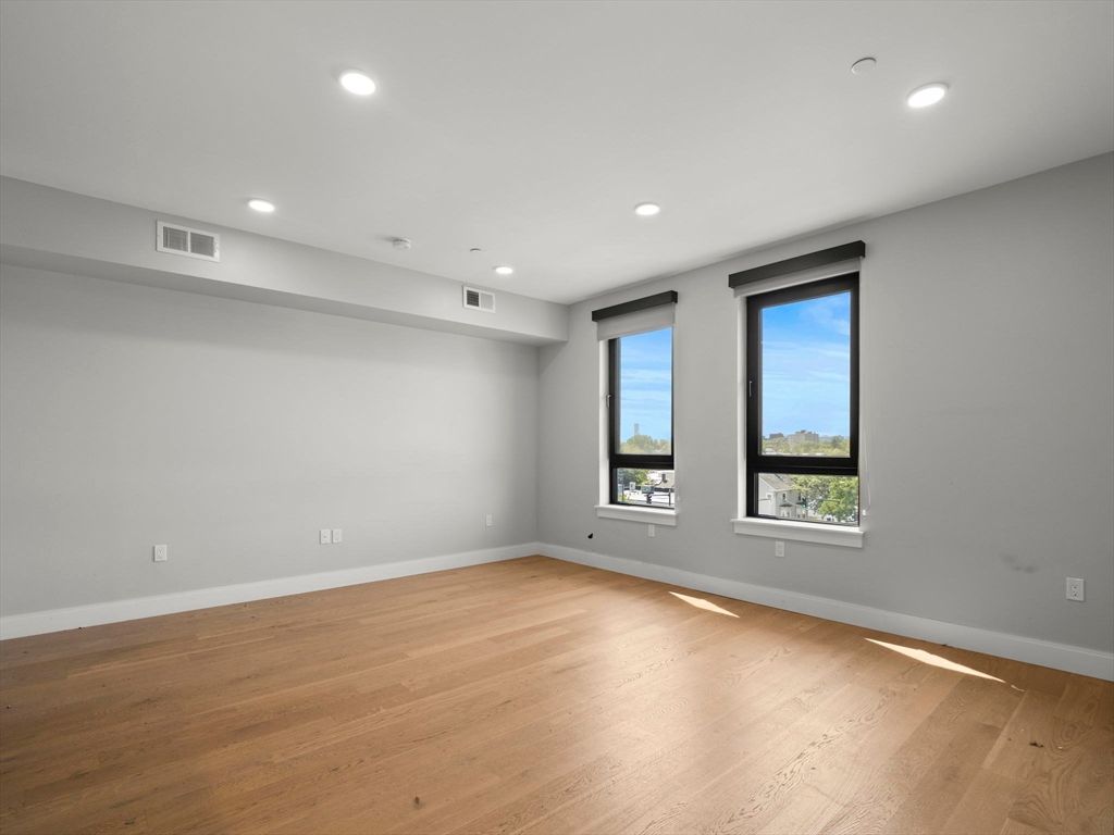 Empty room, Interior, Recessed Lighting, Wood Texture Flooring