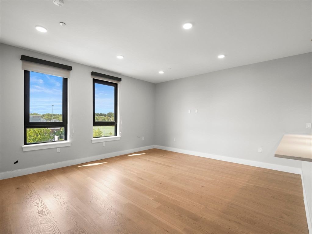 Empty room, Interior, Recessed Lighting, Wood Texture Flooring