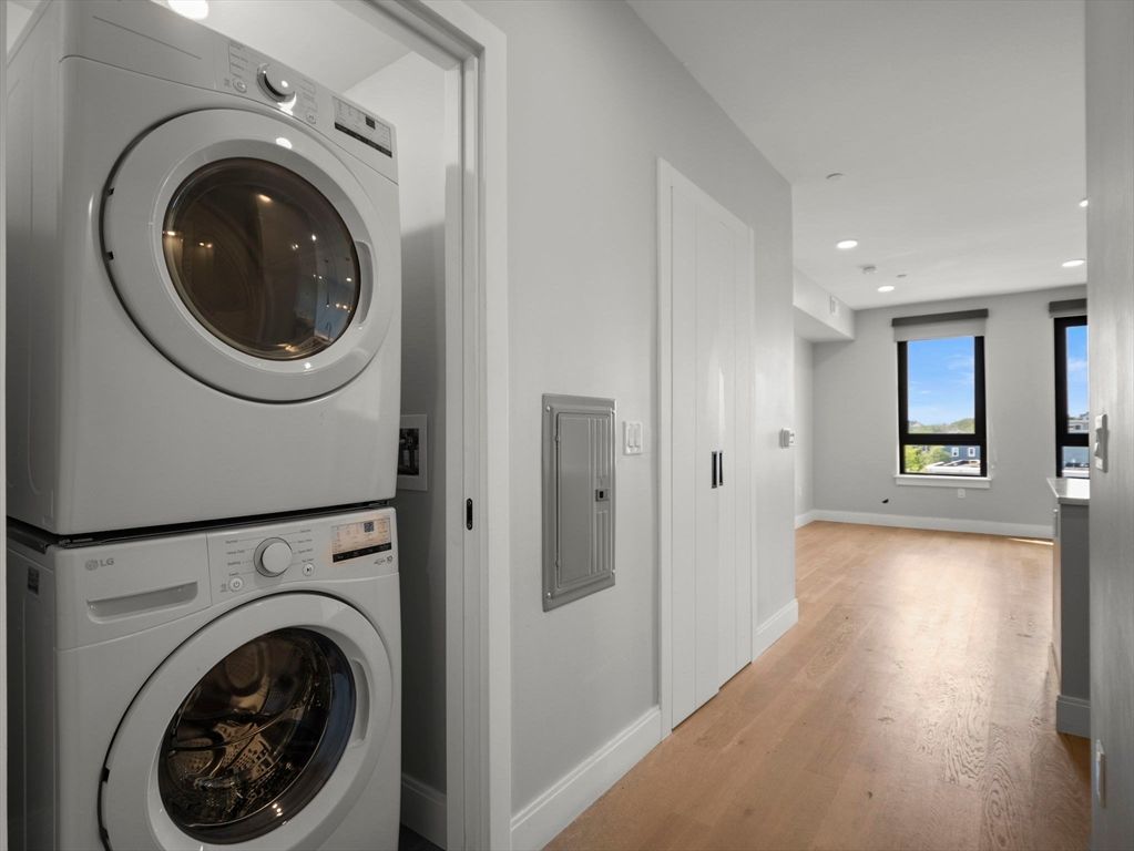 Interior, Recessed Lighting, Utility Closets, Washer, Wood Texture Flooring
