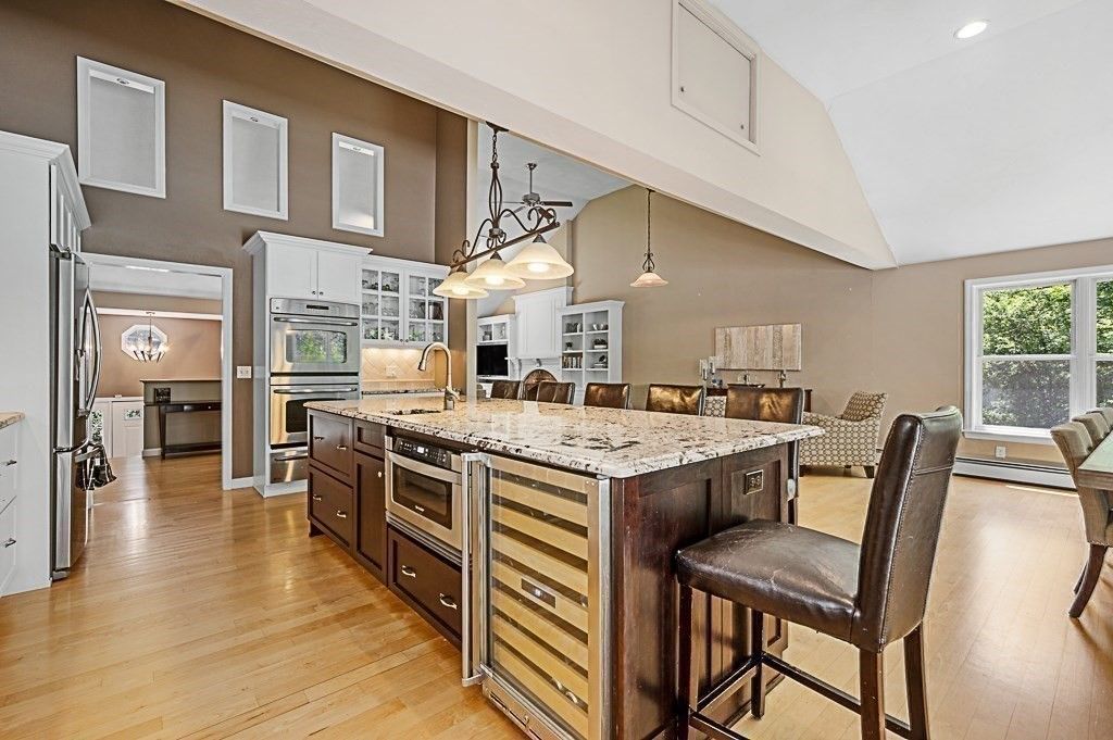 Interior, Kitchen, Living room, Pendant Lights, Stainless Steel Appliances, Wood Texture Flooring