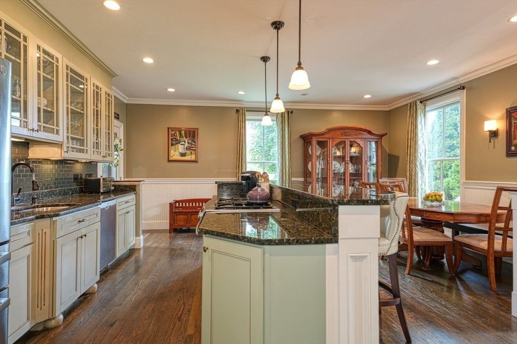 Dining room, Interior, Kitchen, Pendant Lights, Recessed Lighting, Wood Texture Flooring