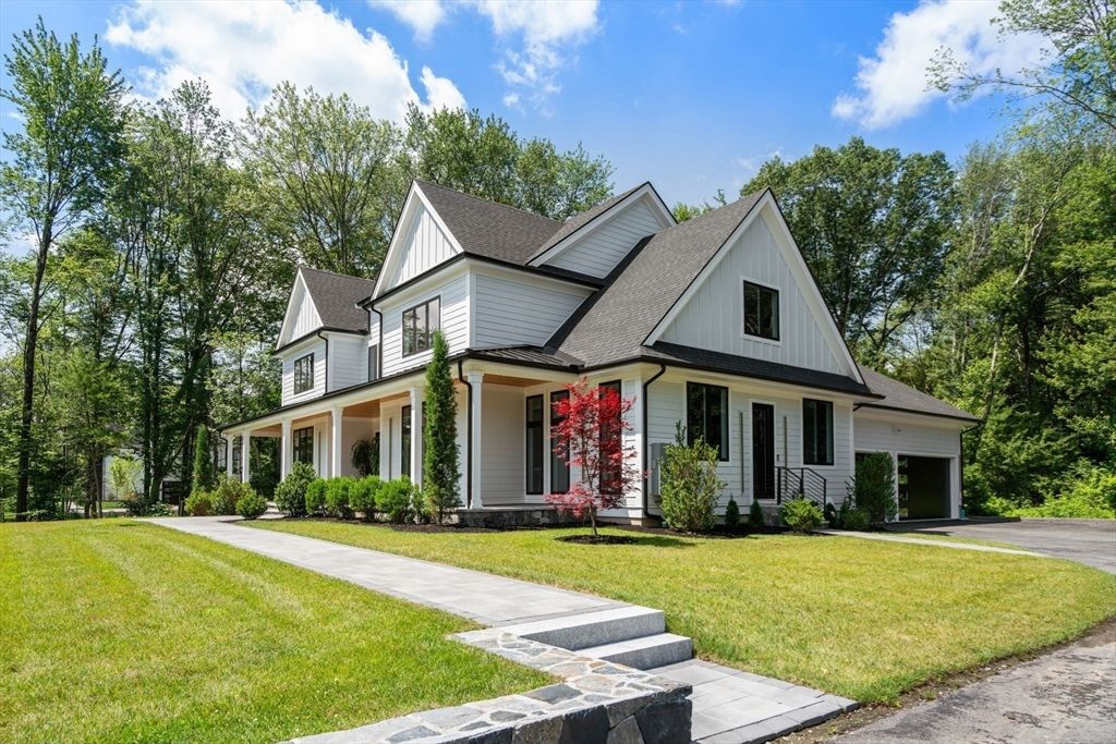 Attached, Exterior, Facade, Farmhouse