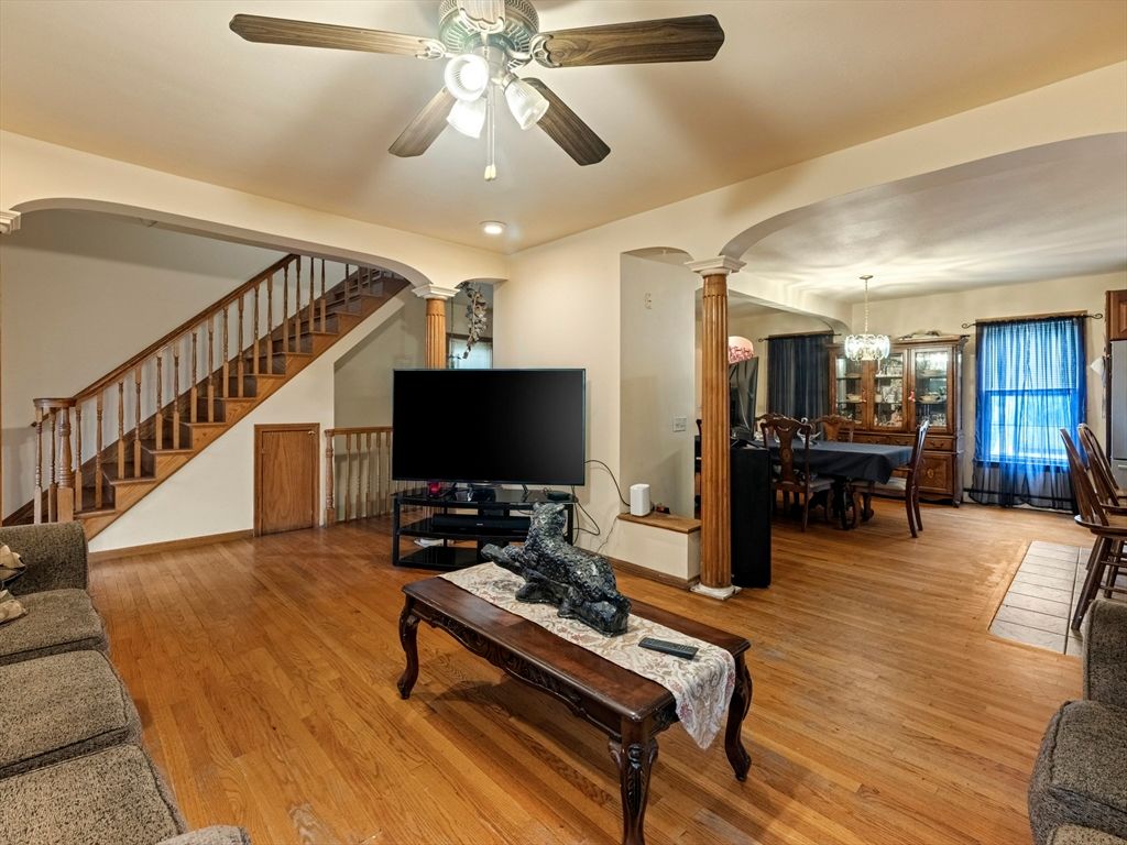 Chandelier, Dining room, Interior, Recessed Lighting, Wood Texture Flooring