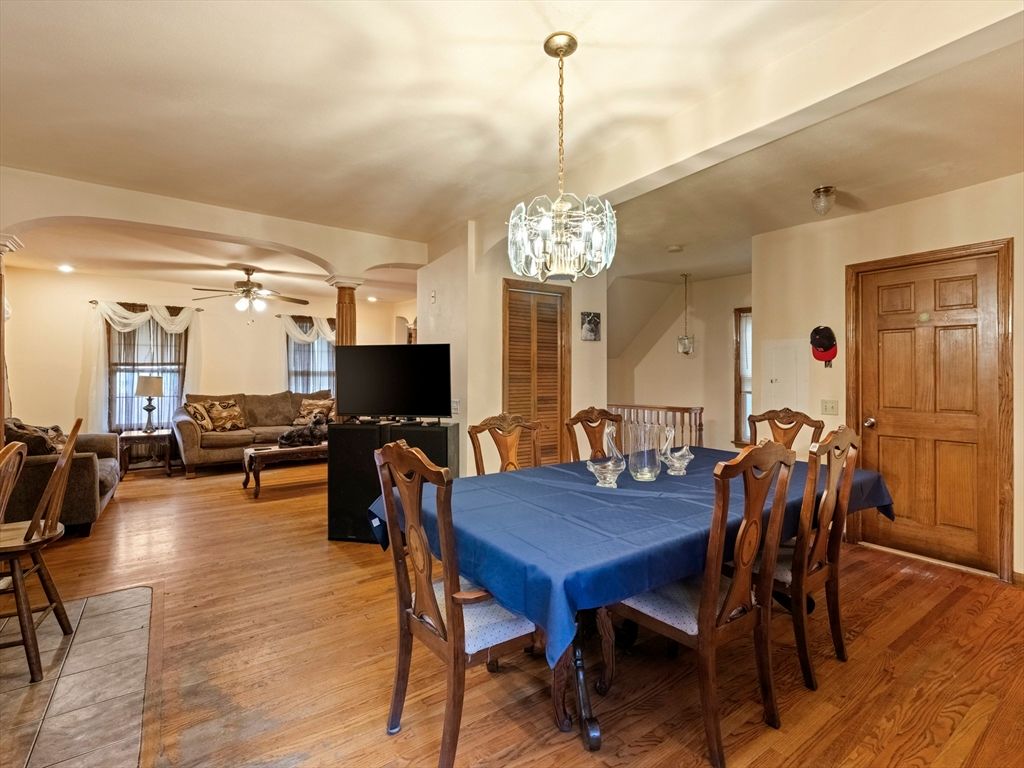 Dining room, Interior, Living room, Pendant Lights, Recessed Lighting, Wood Texture Flooring