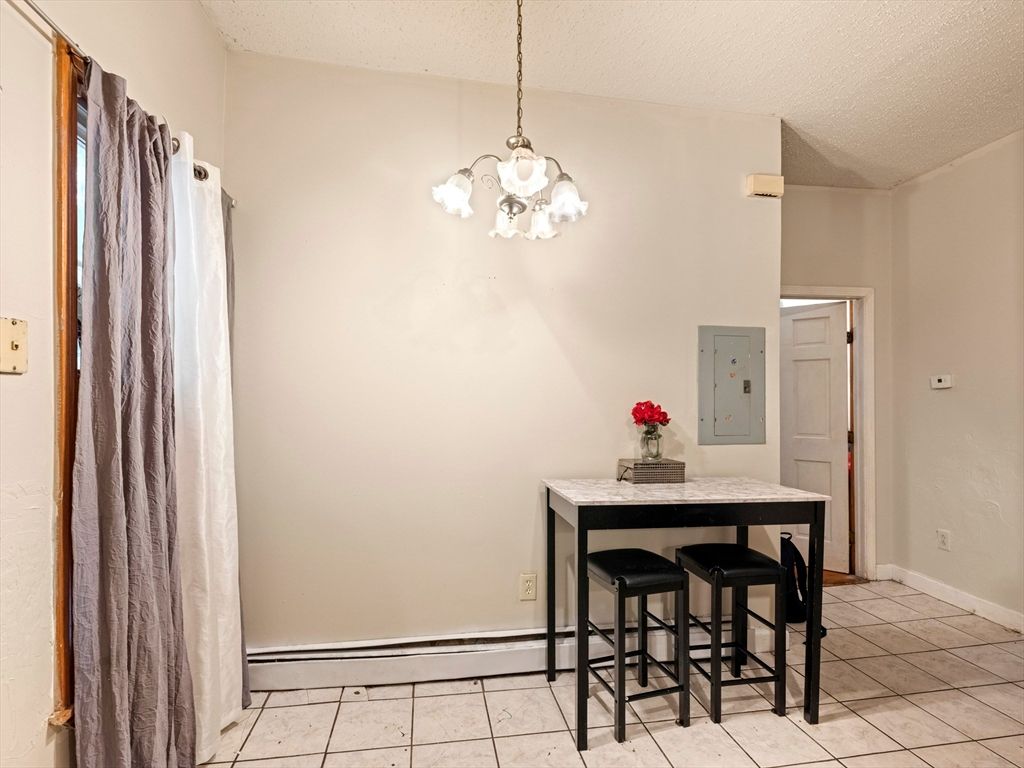 Chandelier, Dining room, Interior, Pendant Lights