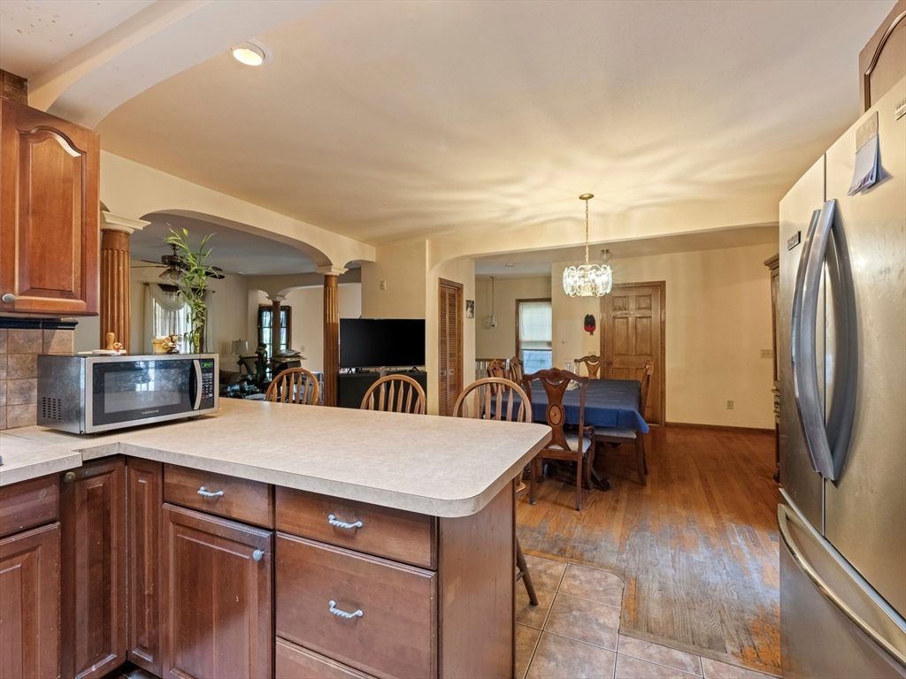 Chandelier, Dining room, Interior, Kitchen, Recessed Lighting, Wood Texture Flooring