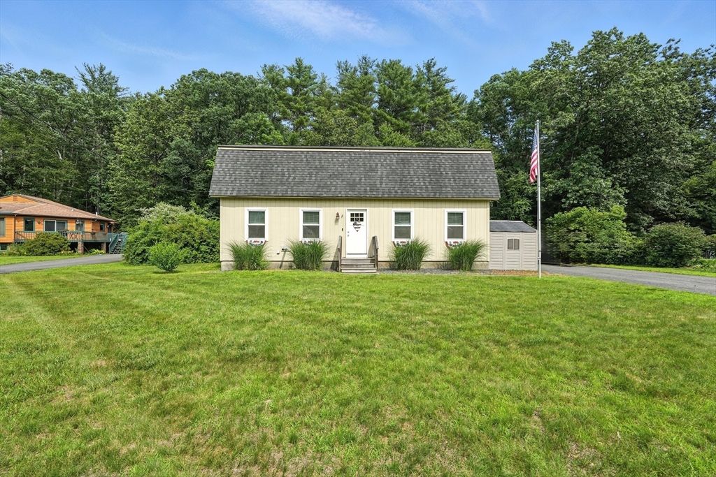 Backyard, Exterior, Facade, Cape Cod