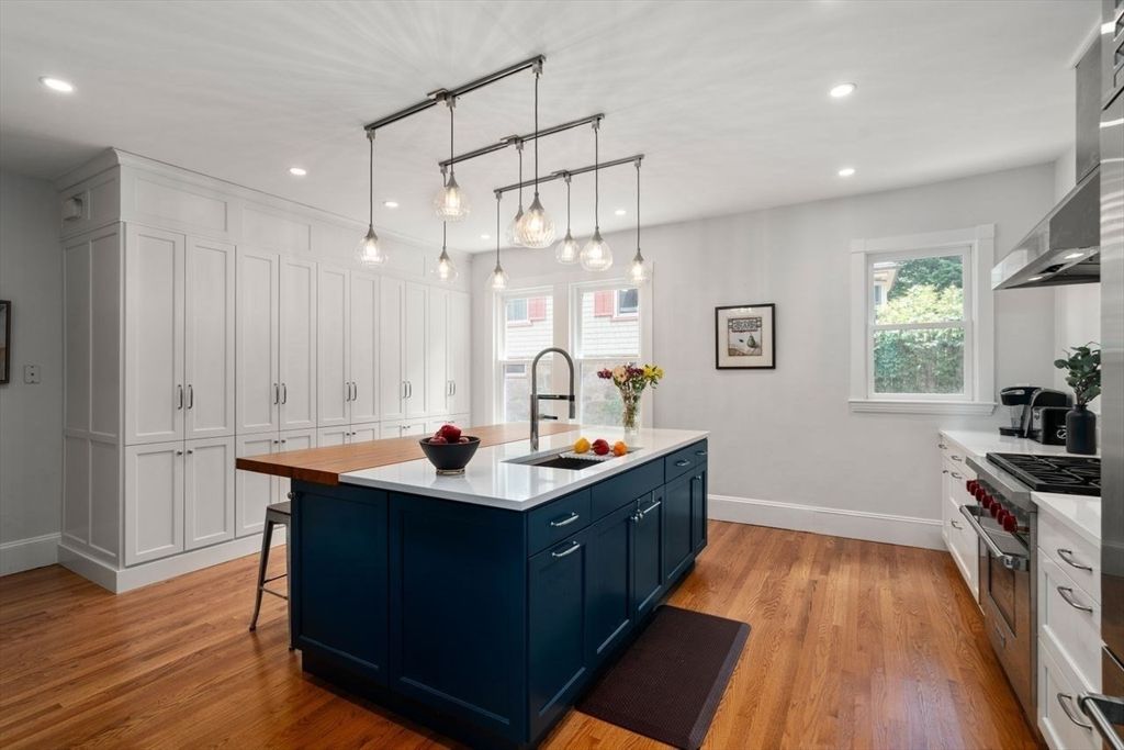 Interior, Kitchen, Pendant Lights, Recessed Lighting, Wood Texture Flooring