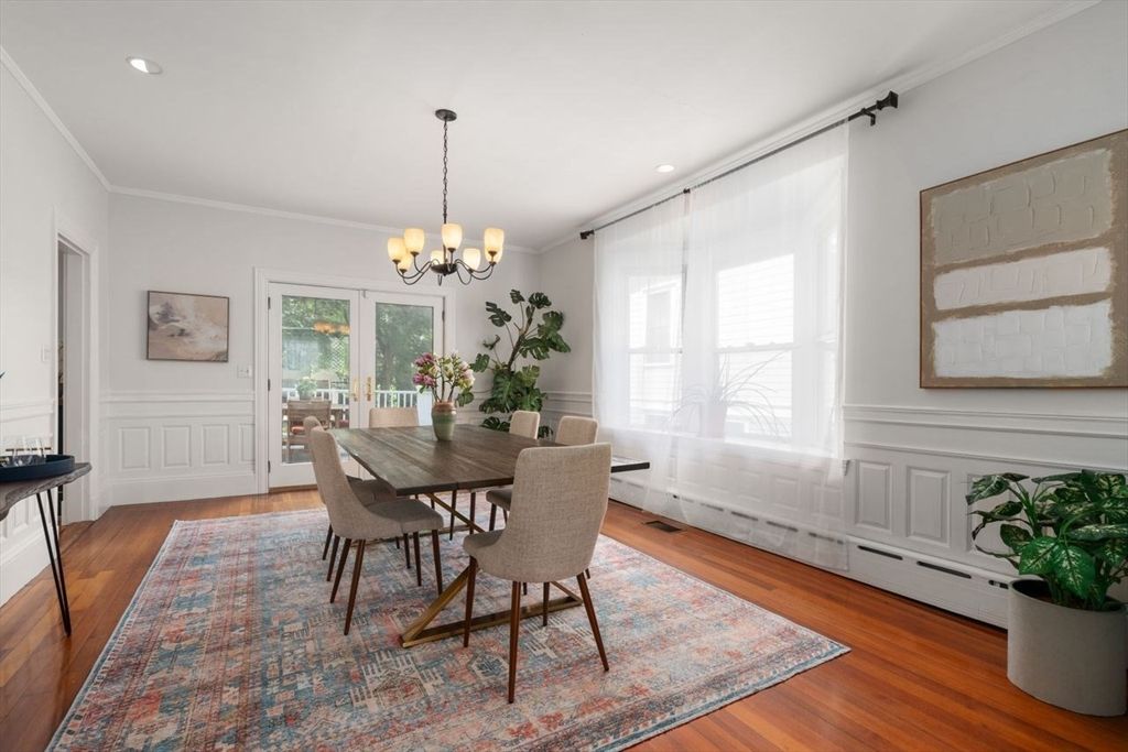 Chandelier, Dining room, Interior, Recessed Lighting, Wood Texture Flooring