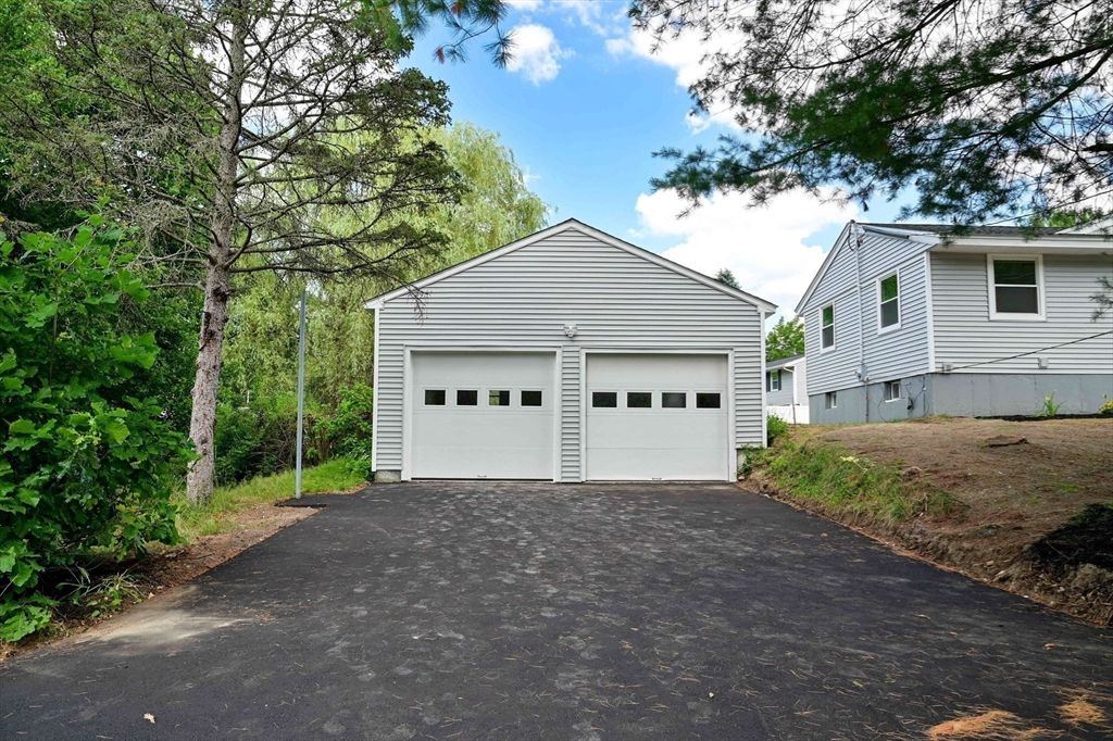 Detached Garage, Exterior