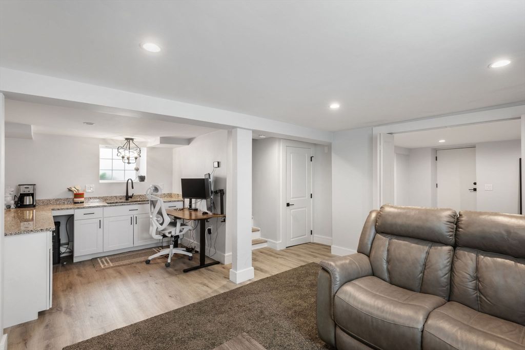 Home Office, Interior, Pendant Lights, Recessed Lighting, Wood Texture Flooring