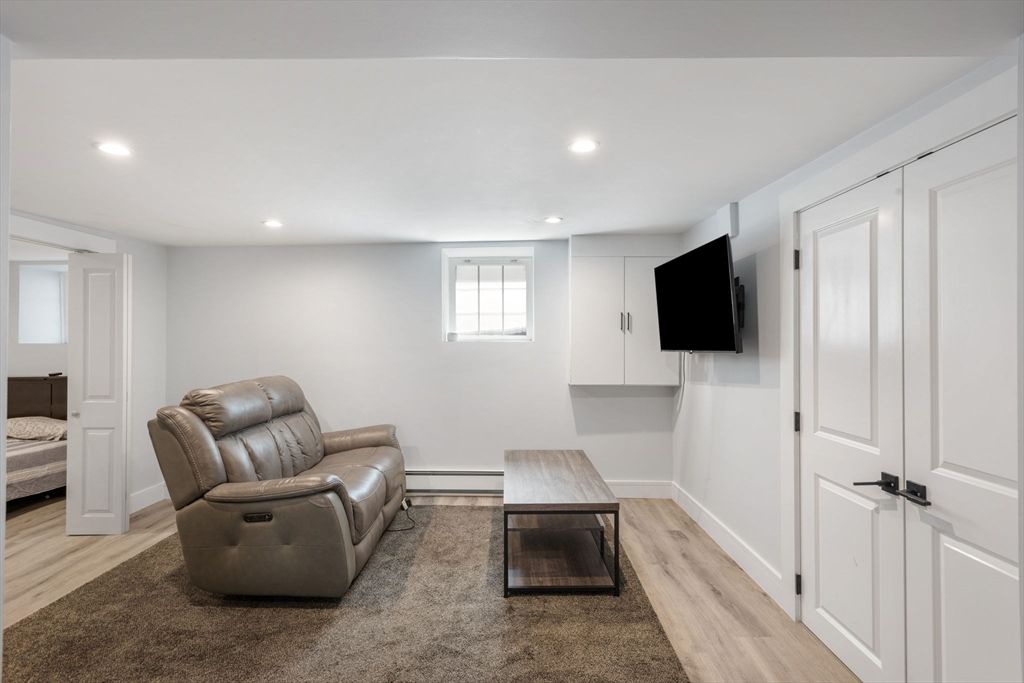 Interior, Recessed Lighting, Wood Texture Flooring