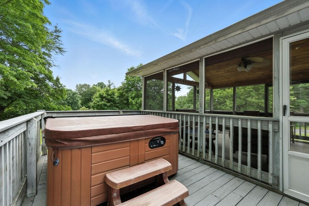 Exterior, Hot Tub