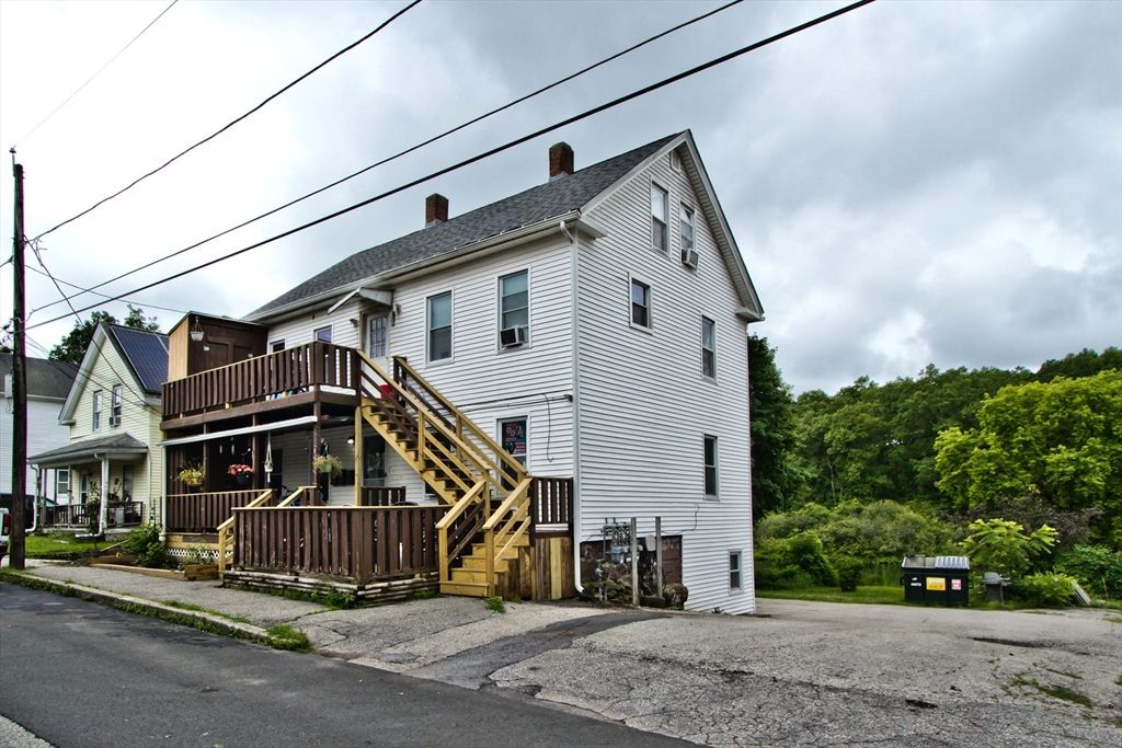 Exterior, Facade, Queen Anne Victorian