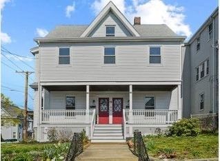 Exterior, Facade, American Foursquare