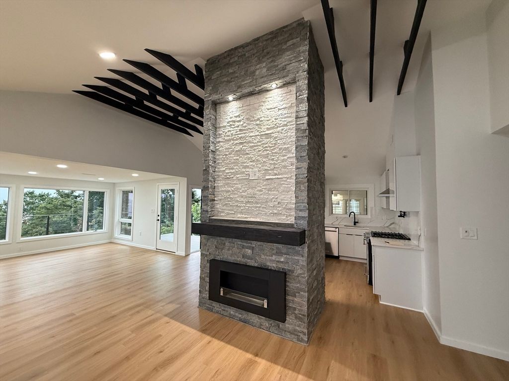 Fireplace, Interior, Kitchen, Recessed Lighting, Wood Texture Flooring