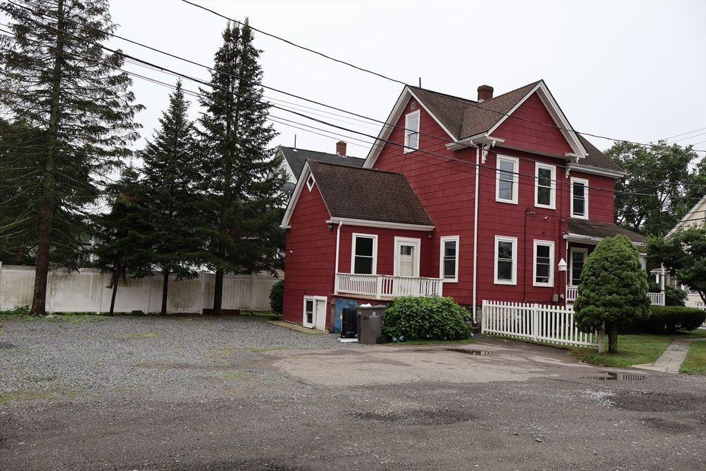 Exterior, Facade, Queen Anne Victorian