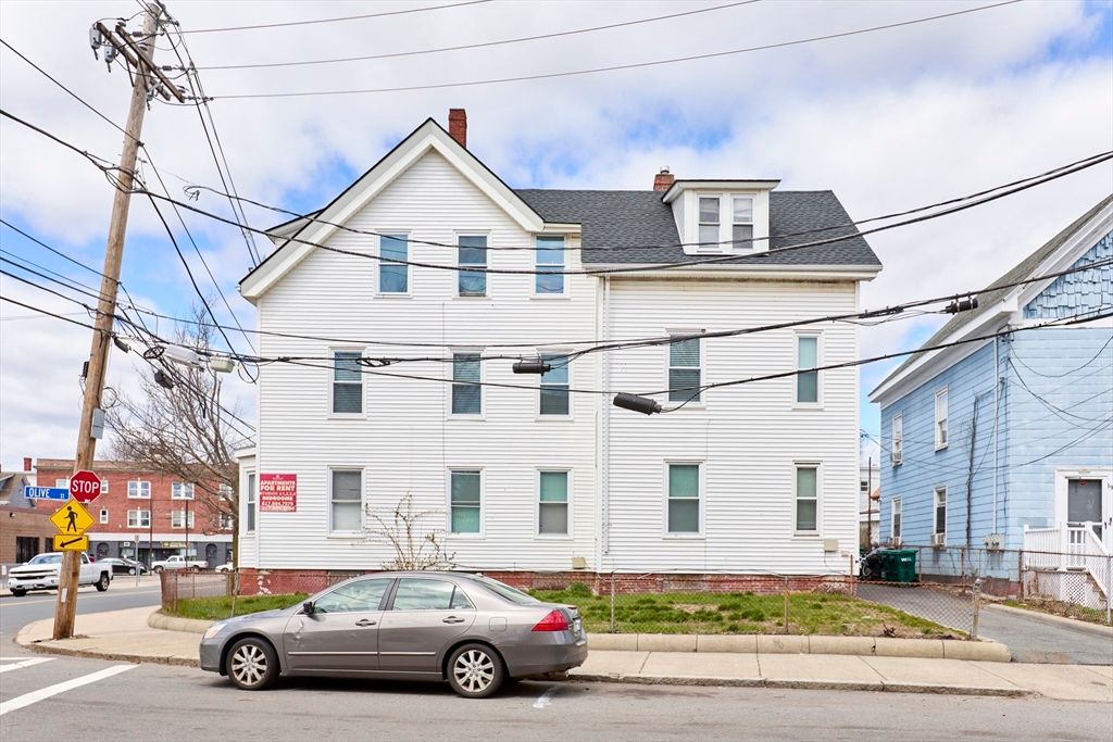 Exterior, Facade, Queen Anne Victorian