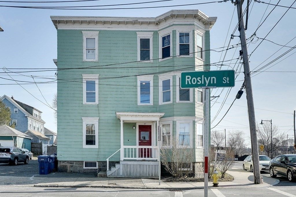 Exterior, Facade, Queen Anne Victorian