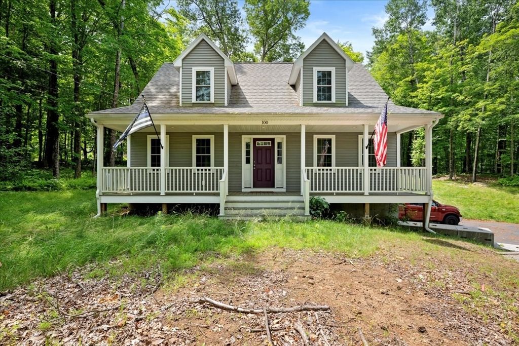 Exterior, Facade, Cape Cod