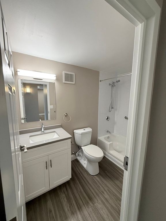 Bathroom, Dual Sink Vanities, Interior, Wood Texture Flooring