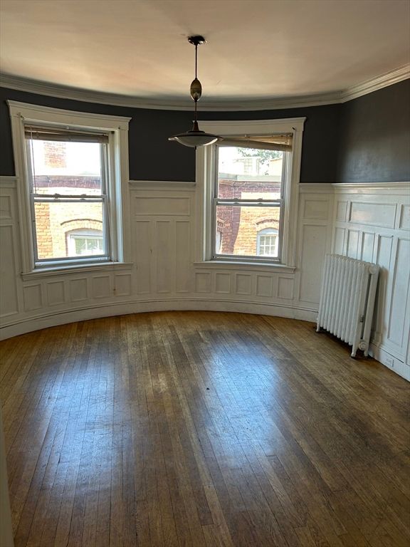 Empty room, Interior, Pendant Lights, Wood Texture Flooring