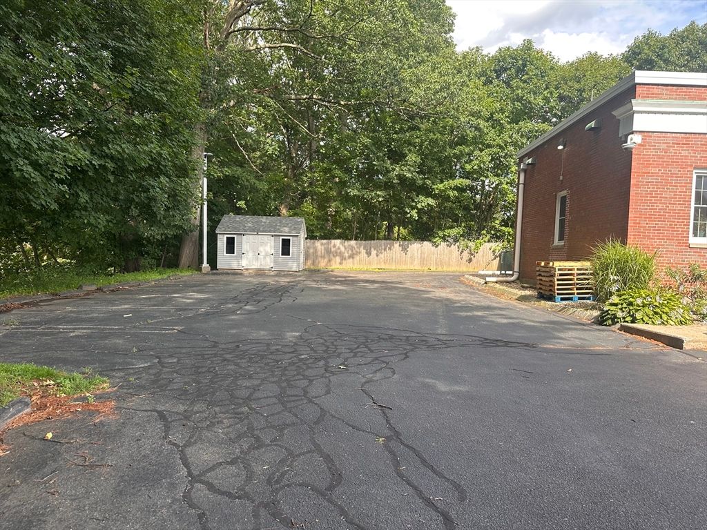 Detached Garage, Exterior