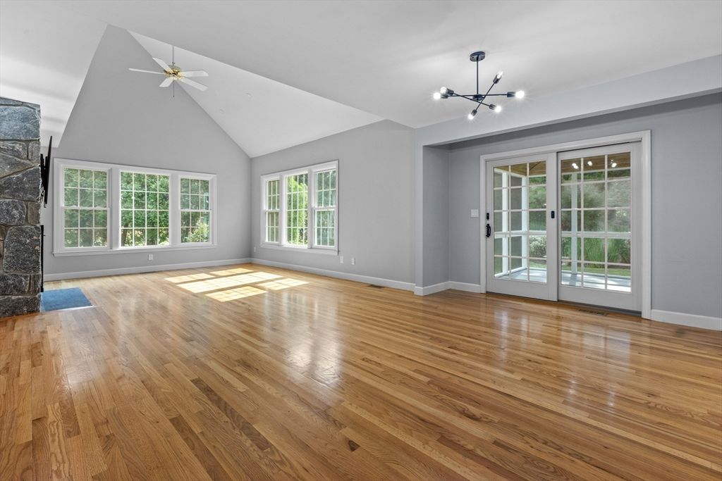 Empty room, Interior, Pendant Lights, Wood Texture Flooring