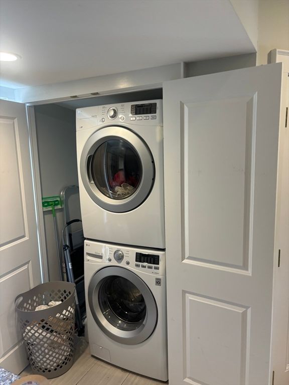 Interior, Recessed Lighting, Utility Closets, Washer, Wood Texture Flooring