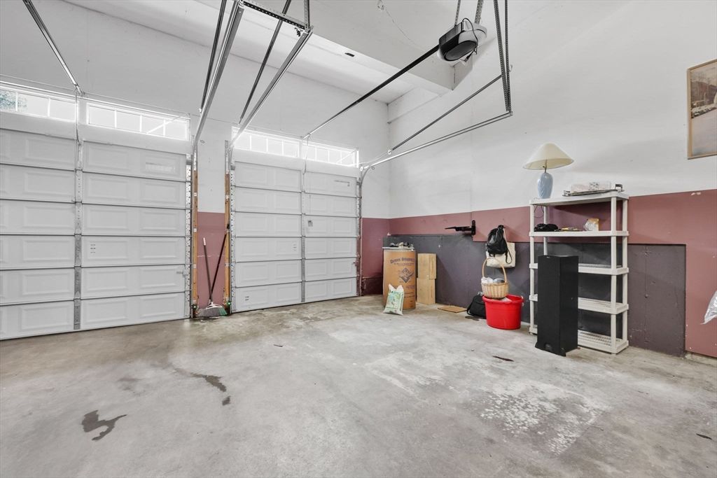 Garage, Interior
